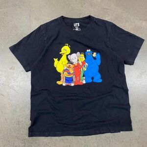 UNIQLO x KAWS x Sesame Street Graphic T-Shirt Y2K Streetwear Regular Fit M